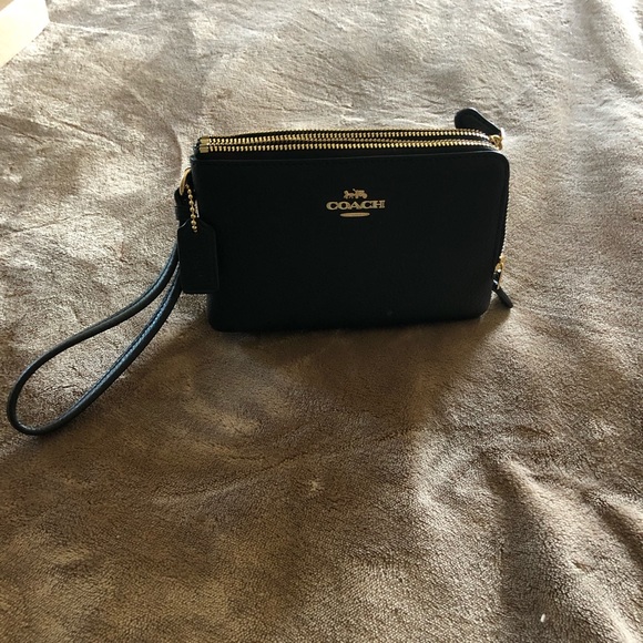 Handbags - Coach wristlet- black new never used
